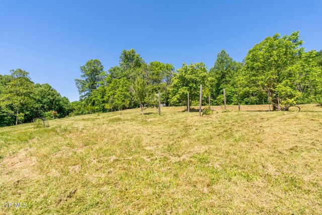 1050 Butcher Valley Road, Rogersville, TN 37857