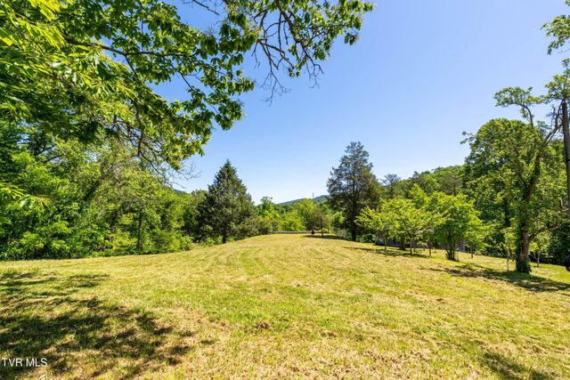 1050 Butcher Valley Road, Rogersville, TN 37857