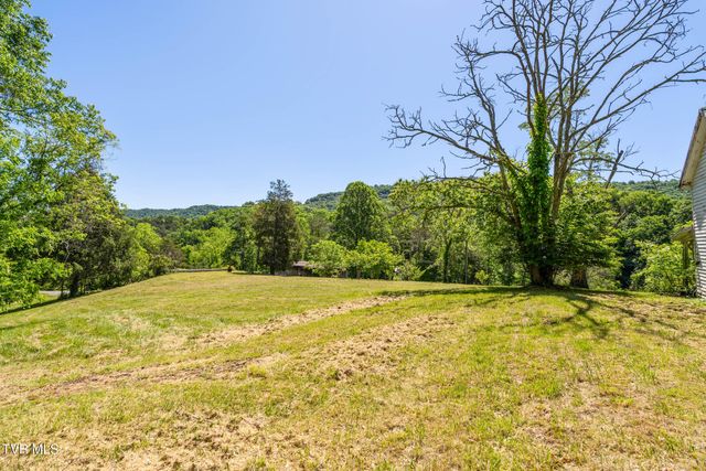 1050 Butcher Valley Road, Rogersville, TN 37857