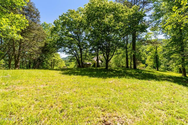 1050 Butcher Valley Road, Rogersville, TN 37857