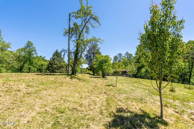 1050 Butcher Valley Road, Rogersville, TN 37857