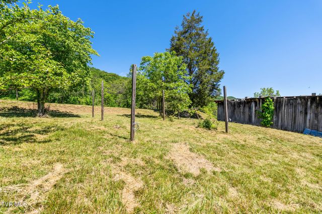 1050 Butcher Valley Road, Rogersville, TN 37857
