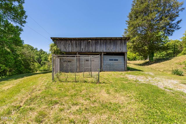 1050 Butcher Valley Road, Rogersville, TN 37857