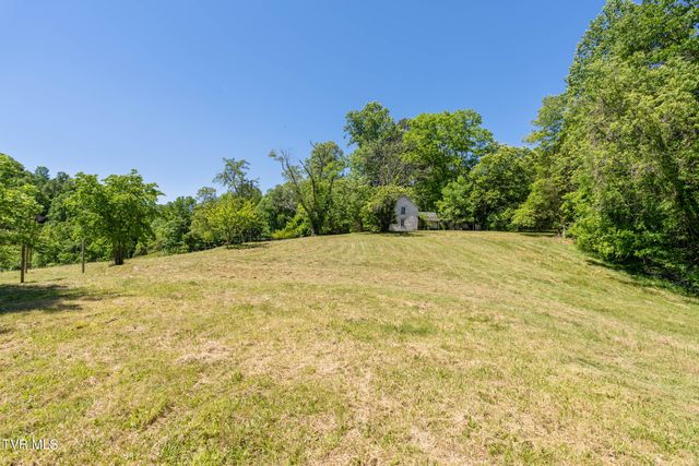 1050 Butcher Valley Road, Rogersville, TN 37857