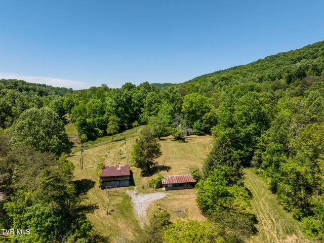 1050 Butcher Valley Road, Rogersville, TN 37857