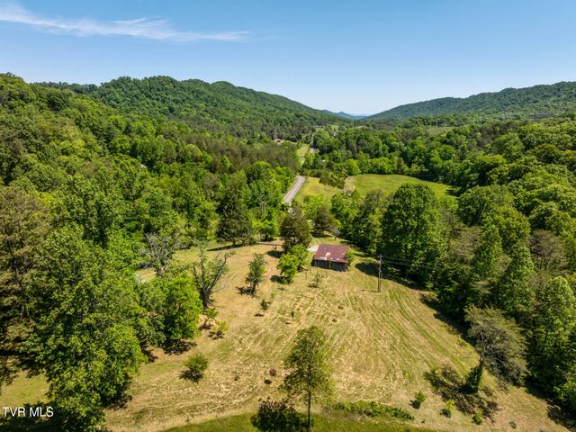 1050 Butcher Valley Road, Rogersville, TN 37857