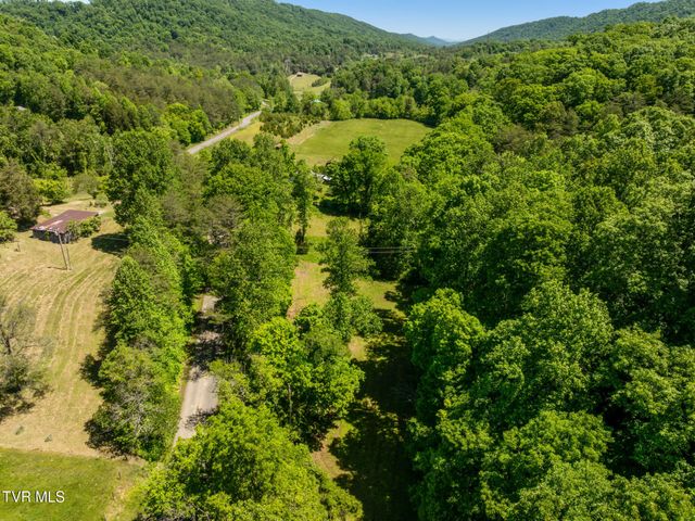 1050 Butcher Valley Road, Rogersville, TN 37857