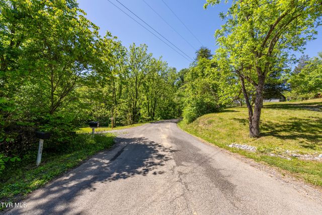 1050 Butcher Valley Road, Rogersville, TN 37857