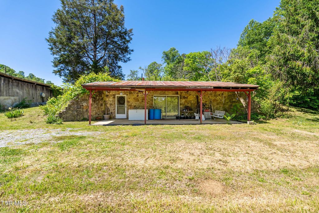 1050 Butcher Valley Road, Rogersville, TN 37857