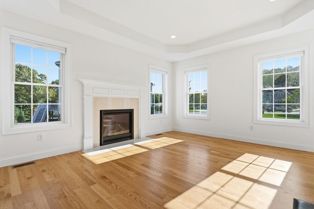27 Mcintosh Ln, Littleton, MA 01460