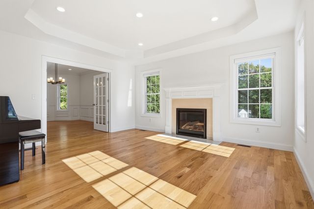 27 Mcintosh Ln, Littleton, MA 01460