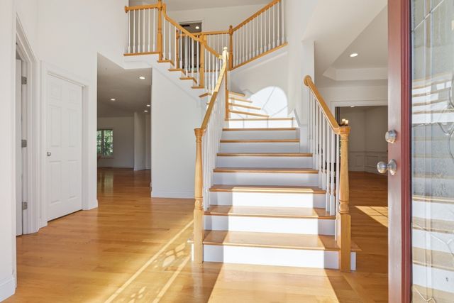 27 Mcintosh Ln, Littleton, MA 01460