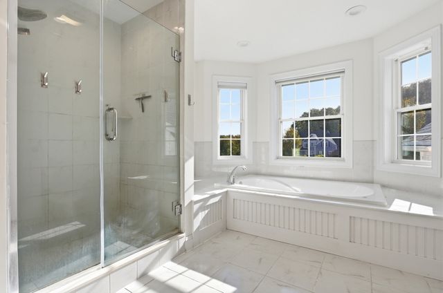 27 Mcintosh Ln, Littleton, MA 01460