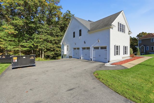 27 Mcintosh Ln, Littleton, MA 01460
