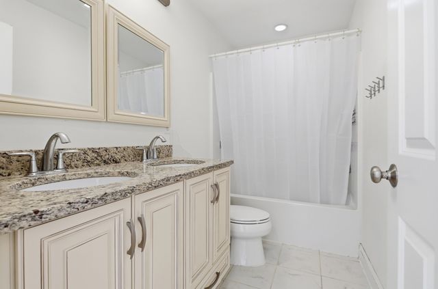 27 Mcintosh Ln, Littleton, MA 01460