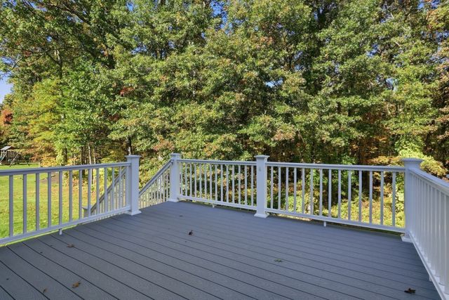 27 Mcintosh Ln, Littleton, MA 01460