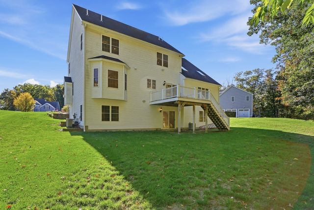 27 Mcintosh Ln, Littleton, MA 01460