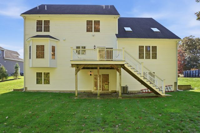 27 Mcintosh Ln, Littleton, MA 01460