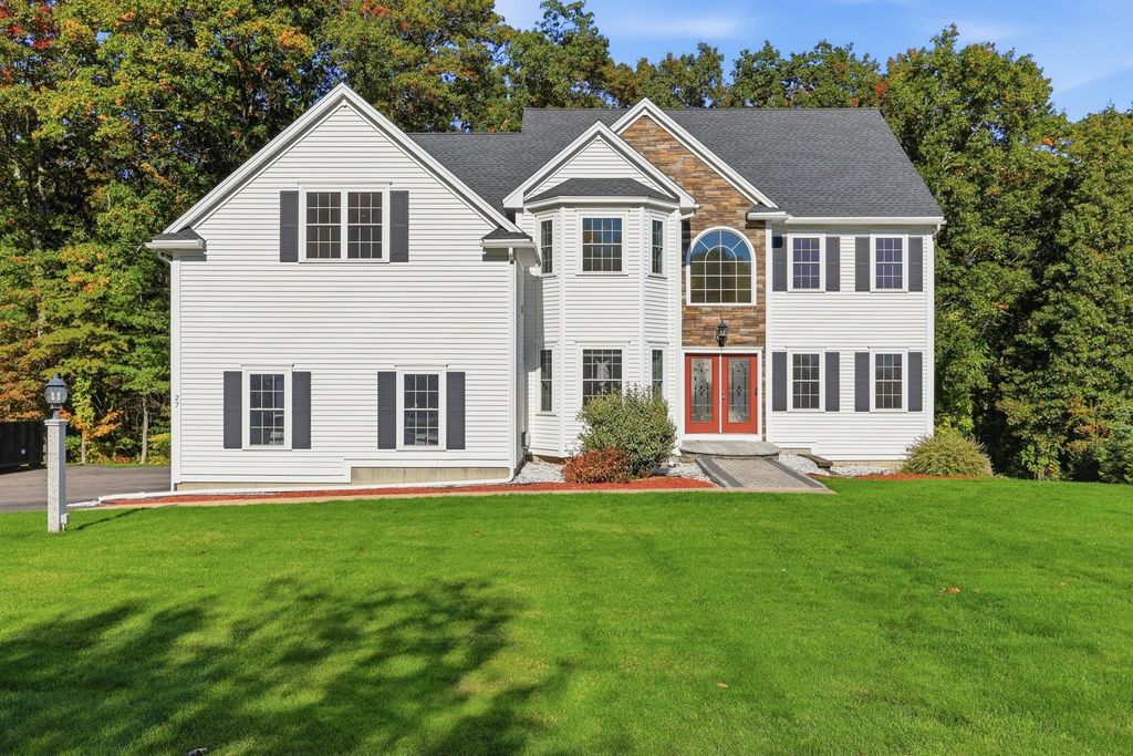 27 Mcintosh Ln, Littleton, MA 01460
