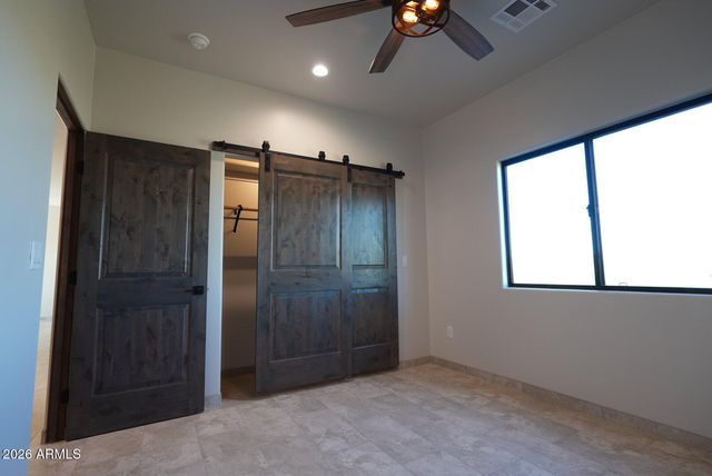 45589 SAN DOMINGO PEAK Trail, Morristown, AZ 85342