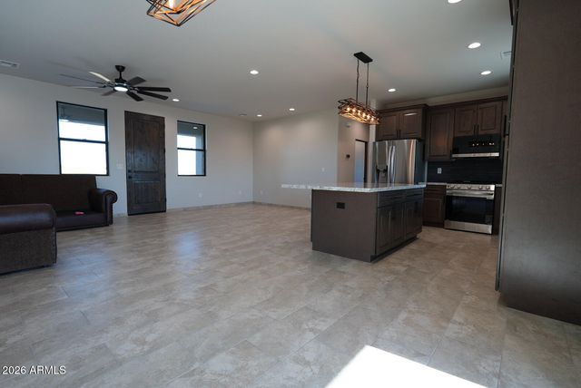 45589 SAN DOMINGO PEAK Trail, Morristown, AZ 85342