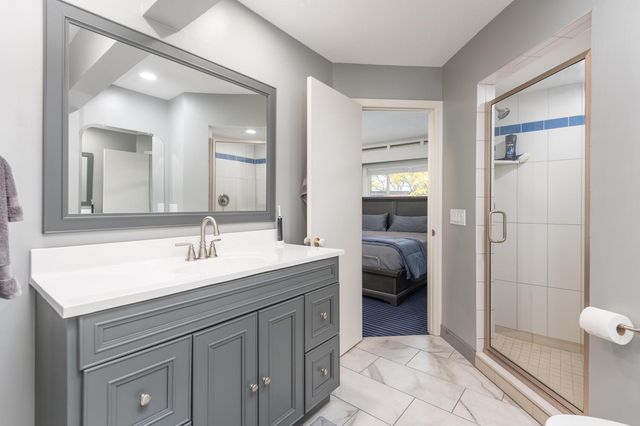 5430 Three Points Boulevard 131, Mound, MN 55364
