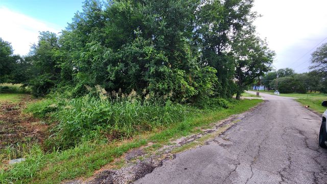 325 Capricorn Drive, Granbury, TX 76049