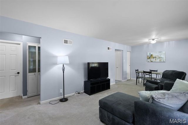 4253 Snelson Drive, St Louis, MO 63129