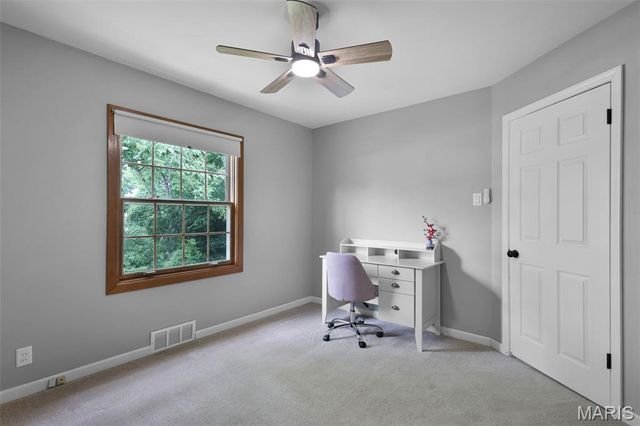 4253 Snelson Drive, St Louis, MO 63129
