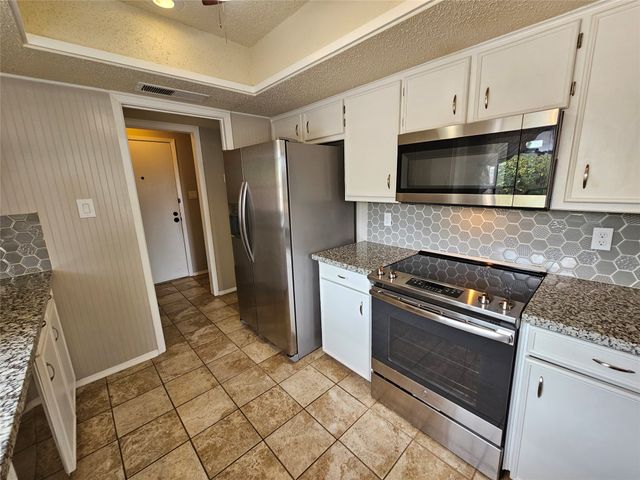 601 Harvest Hill Street, Lewisville, TX 75067