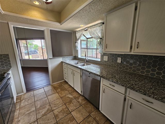 601 Harvest Hill Street, Lewisville, TX 75067