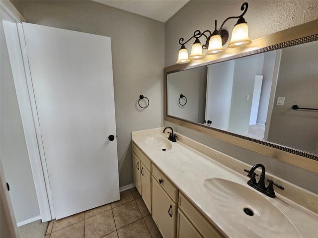 601 Harvest Hill Street, Lewisville, TX 75067