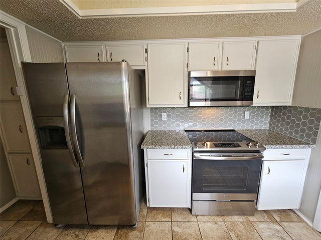 601 Harvest Hill Street, Lewisville, TX 75067