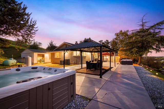 7413 English Hills Rd, Vacaville, CA 95688