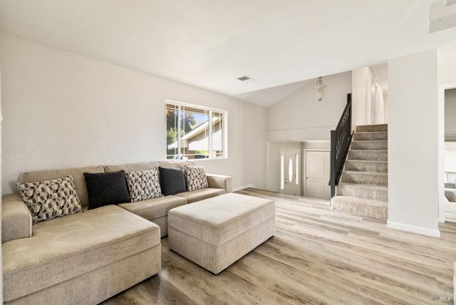 7413 English Hills Rd, Vacaville, CA 95688