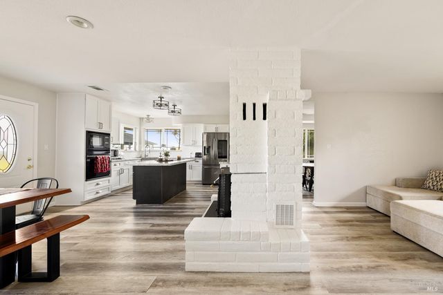 7413 English Hills Rd, Vacaville, CA 95688