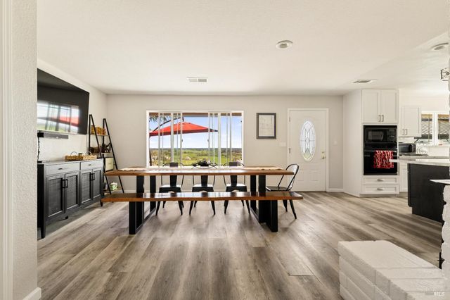 7413 English Hills Rd, Vacaville, CA 95688