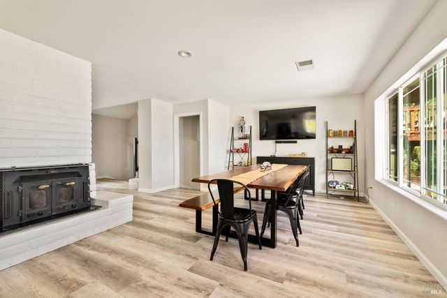 7413 English Hills Rd, Vacaville, CA 95688