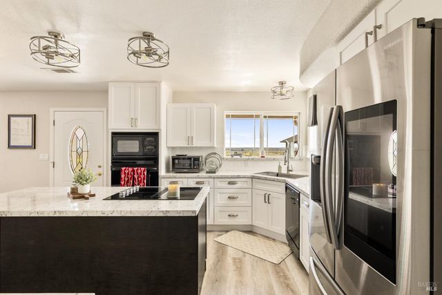 7413 English Hills Rd, Vacaville, CA 95688