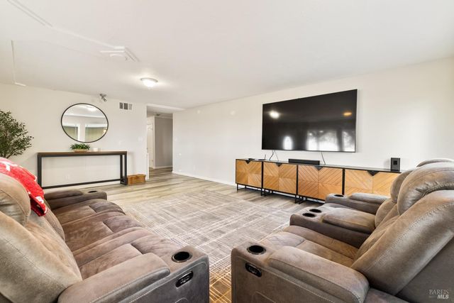 7413 English Hills Rd, Vacaville, CA 95688