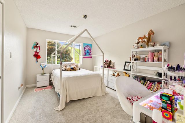 7413 English Hills Rd, Vacaville, CA 95688