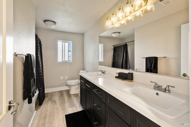 7413 English Hills Rd, Vacaville, CA 95688