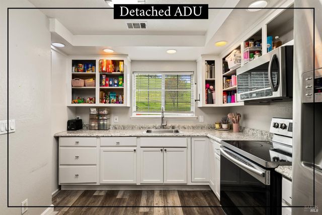 7413 English Hills Rd, Vacaville, CA 95688