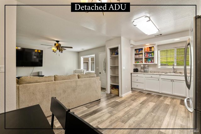 7413 English Hills Rd, Vacaville, CA 95688