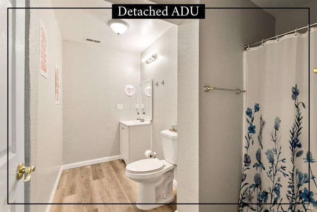 7413 English Hills Rd, Vacaville, CA 95688