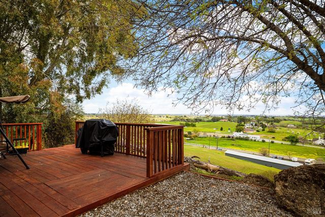 7413 English Hills Rd, Vacaville, CA 95688