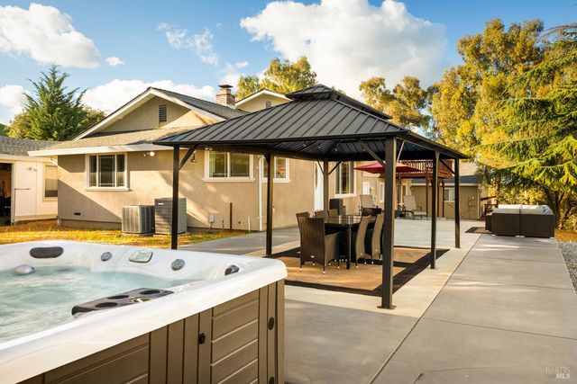 7413 English Hills Rd, Vacaville, CA 95688