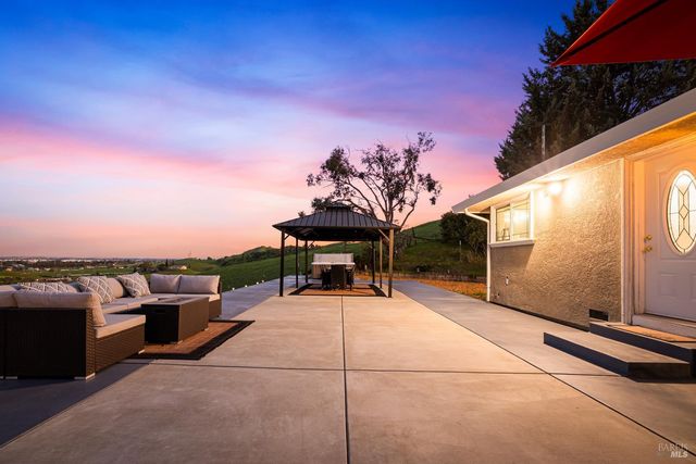 7413 English Hills Rd, Vacaville, CA 95688