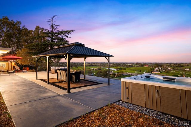 7413 English Hills Rd, Vacaville, CA 95688