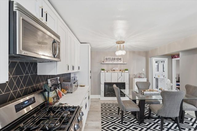 2017 Hulton ROAD, Verona, PA 15147